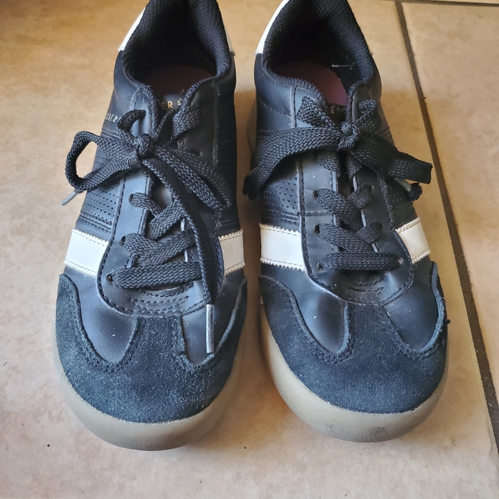 Boys used Sketchers